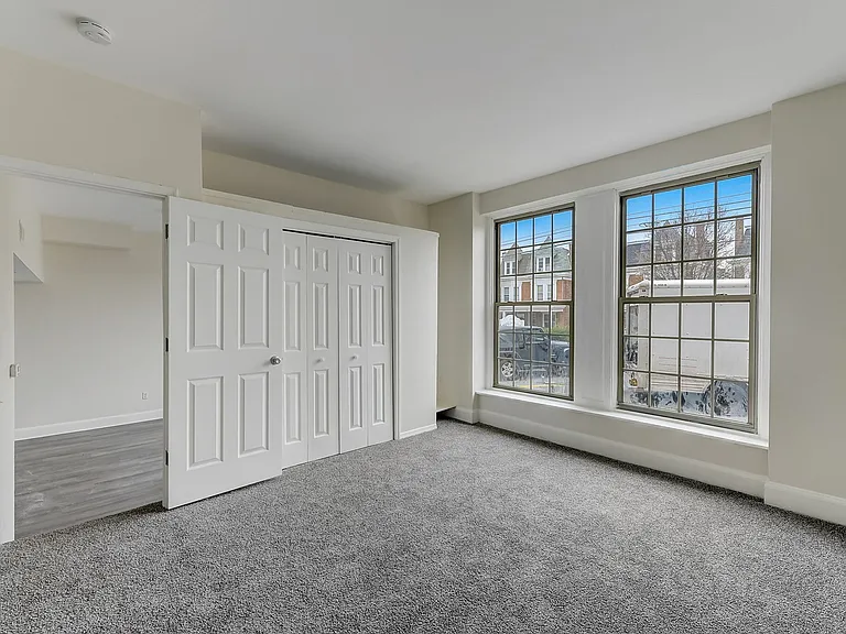 Franklin Manor Apartments — Photo 16