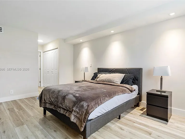 230 Lakeview Dr #106 — Photo 33