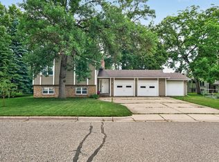 1310 Woods Cir, Buffalo, MN 55313
