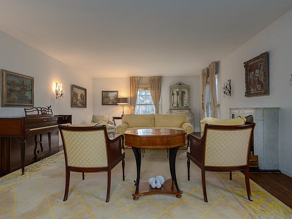 29 Carriage House Lane