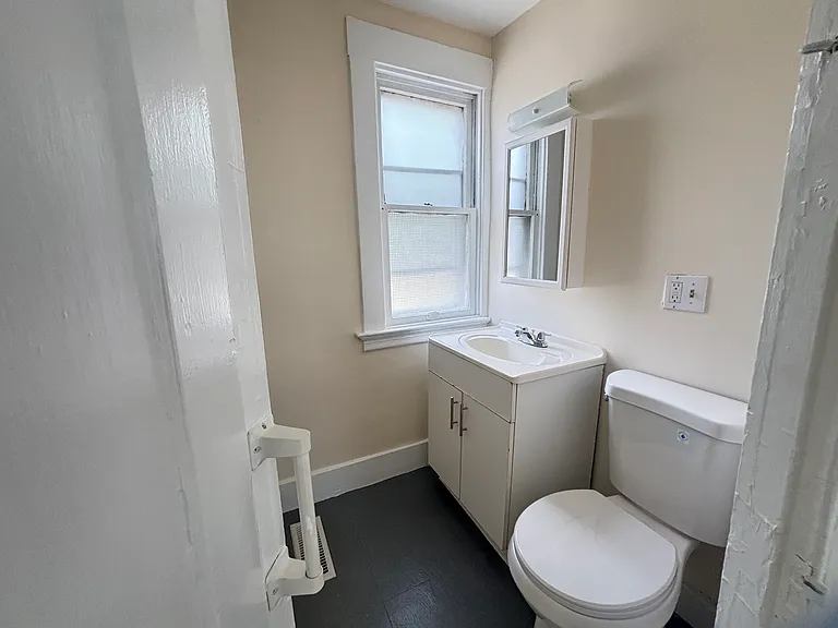 29 Winchester Ave #1 — Photo 10