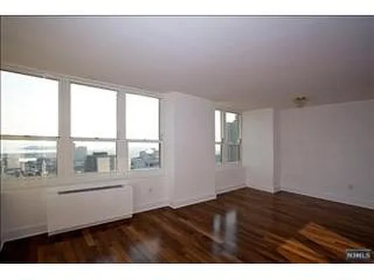 Sold by Prominent Properties Sotheby's International Realty | media 48