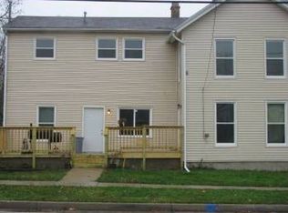 630 1/2 E Pleasant St, Belvidere, IL 61008