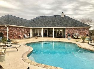 214 Colonel Burt Dr, Benton, LA 71006