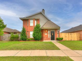 1401 SW 24th St, Moore, OK 73170