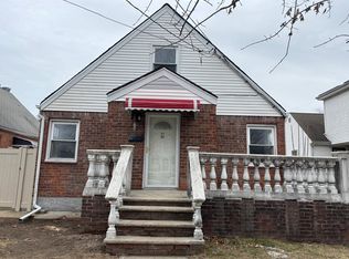 7703 166th St #1, Fresh Meadows, NY 11366