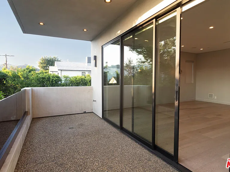 829 N Ogden Dr — Photo 26