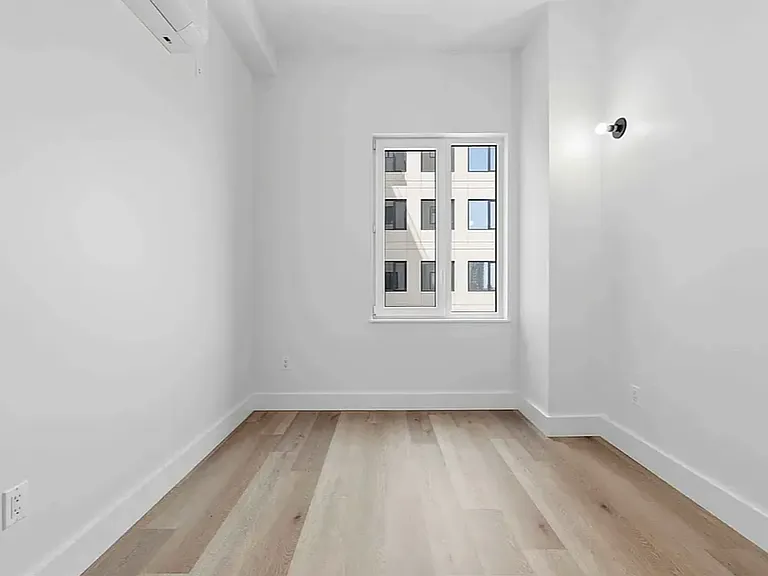 89-25 162nd St #102 — Photo 12