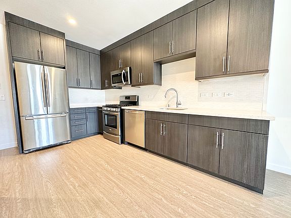 3rd image of 11407 Chandler Blvd #406