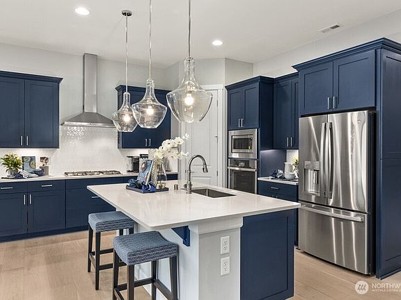 3rd image of 3839 SW Sunnyside Street #230