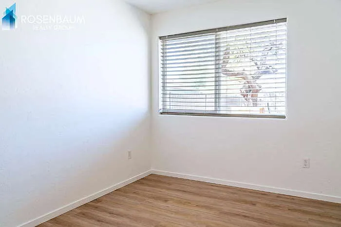 2 bed, 2.0 bath, 915 sqft, $1,400 — Photo 4