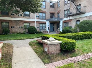 4 W Mill Dr APT 2H, Great Neck, NY