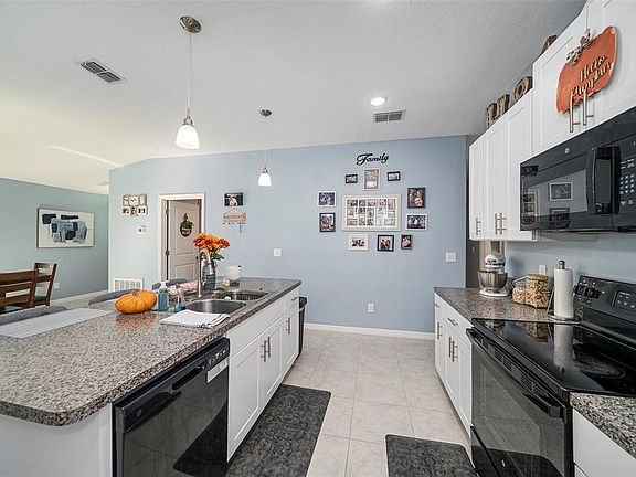 3rd image of 39822 Harmon Grove Ct