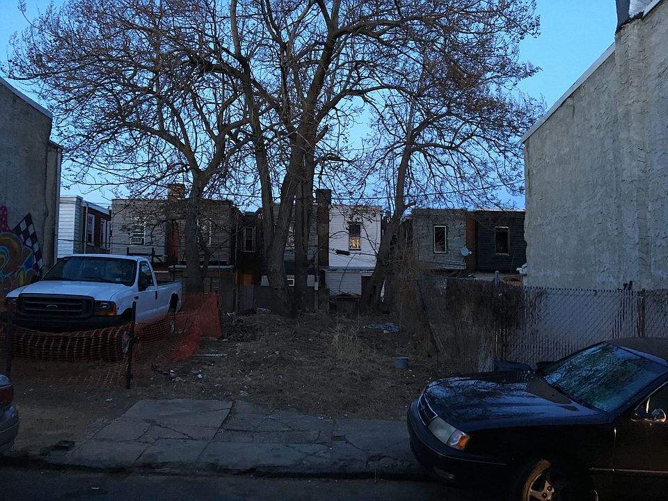 1st image of 2077 E Clementine St