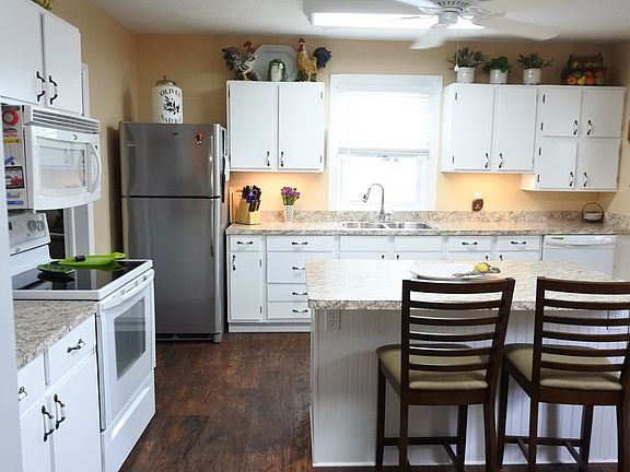 2nd image of 208 G St