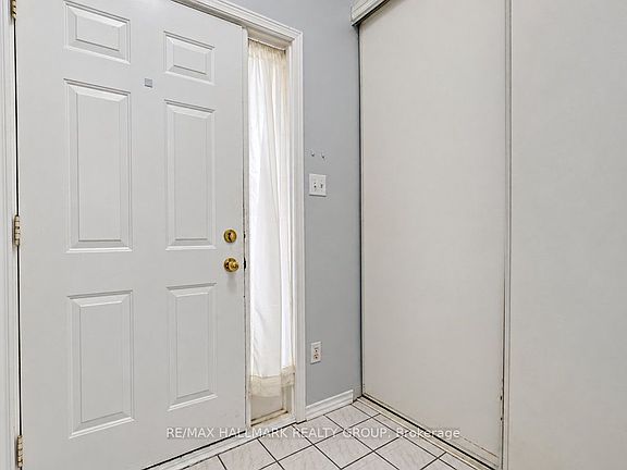 4th image of 52 Piper Cres