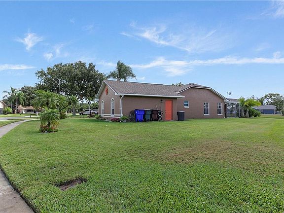 4th image of 2307 Sweetwater Blvd