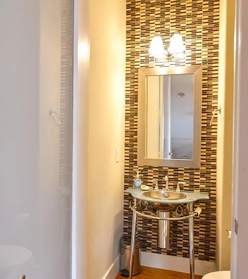 1807 W Webster St — Photo 14
