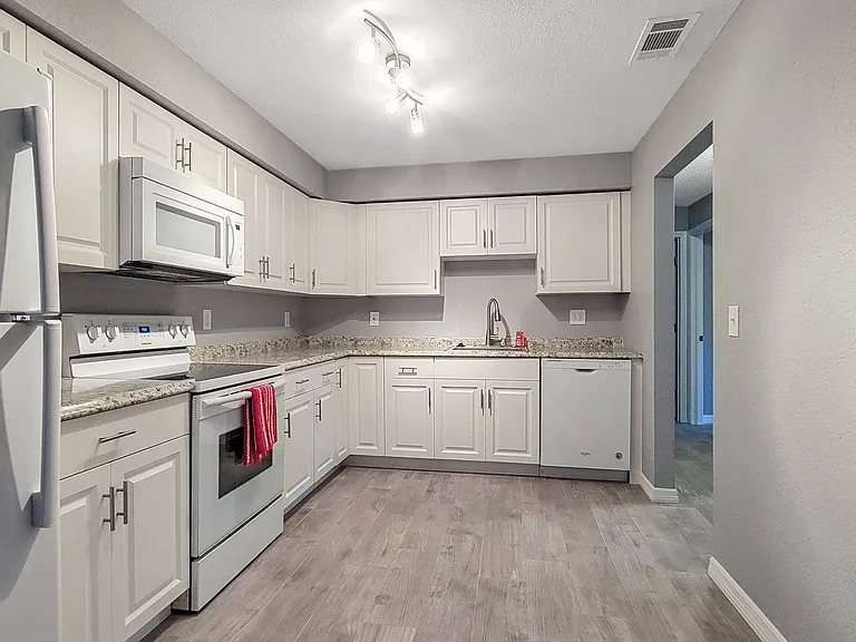 318 Sun Dial Ct — Photo 6