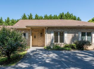 176 S Austin Springs Rd APT 11, Johnson City, TN 37601