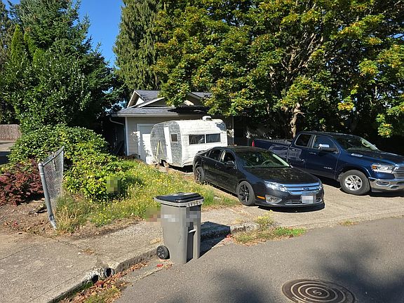 3rd image of 8300 NE 25th Pl