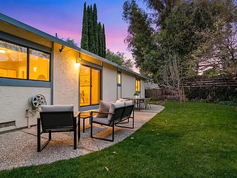 7242 Sharon Dr — Photo 15