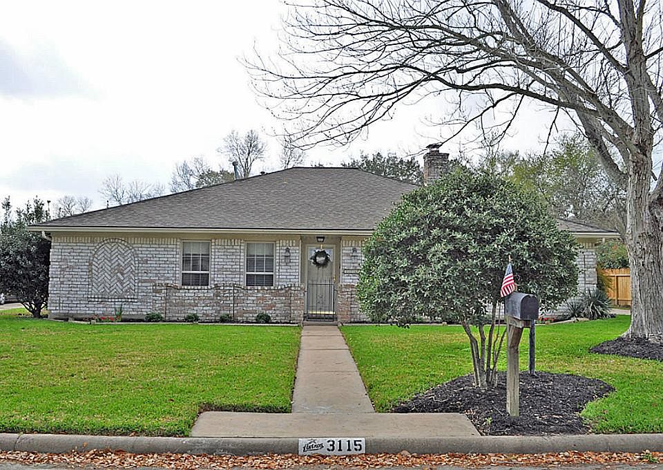 1st image of 3115 N Park Dr
