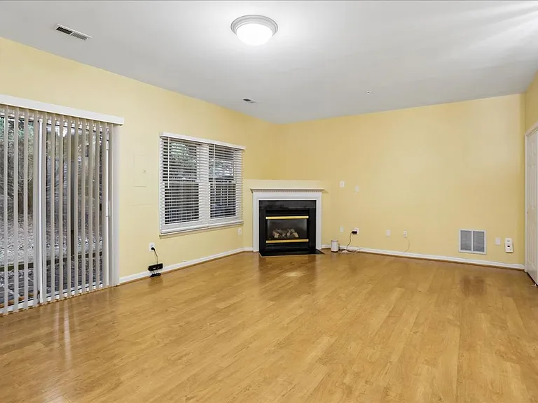 2943 Saint Helen Cir — Photo 29