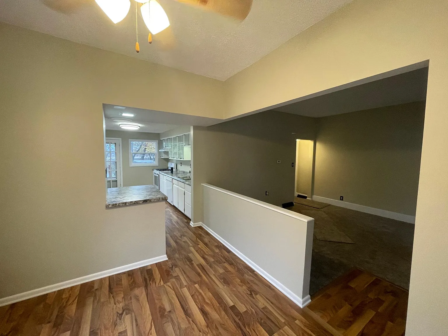 3 bed, 1080 sqft, $1,600 — Photo 3