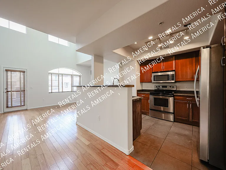 2402 E 5th St #1515 — Photo 6