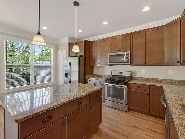 2942 Templehof Ct — Photo 17