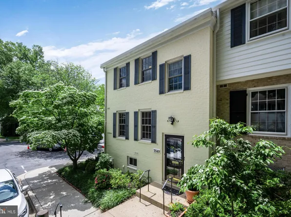 3549 Hamlet Pl #401, Chevy Chase, MD 20815