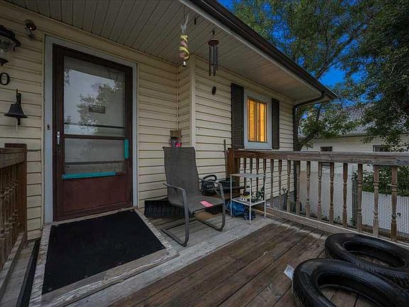 3rd image of 110 Railway Ave S