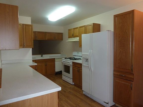 4th image of 634 Dove Ct