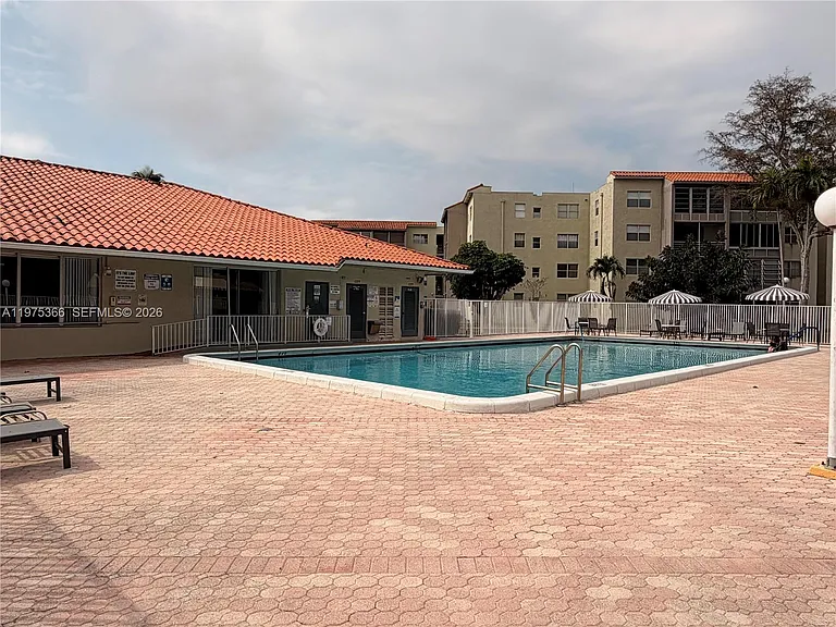 1800 SW 81st Ave #1100 — Photo 3