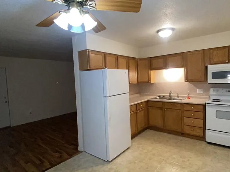 2629 N Pine St #3 — Photo 3