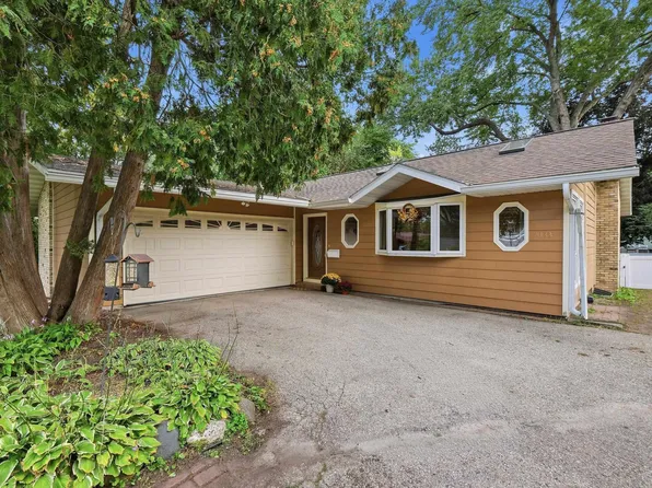 5133 Door Dr, Madison, WI 53705