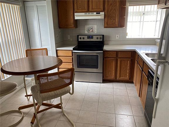 5th image of 11731 Peach Grove Ln