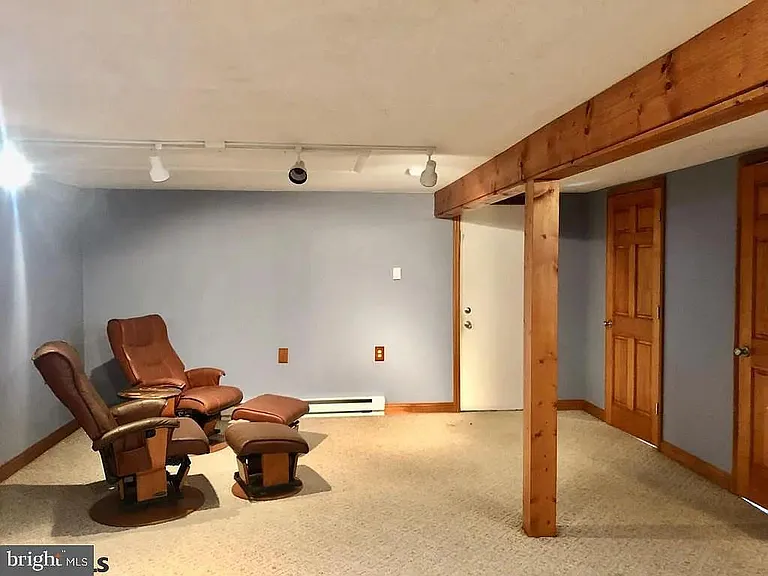 2452 Lexington Cir — Photo 10