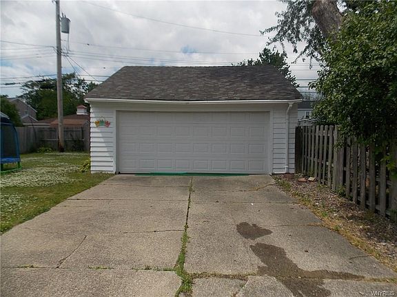 4th image of 202 Ashford Ave