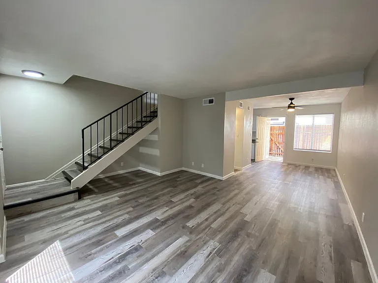 6243-6249 E Greenway Cir — Photo 9
