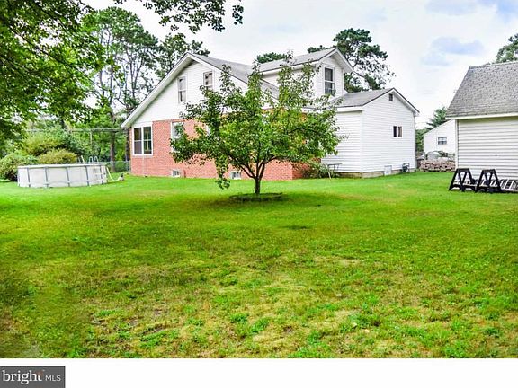 3rd image of 1902 S Lakeshore Dr