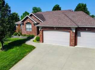 3749 N McCurry Ave, Springfield, MO 65803