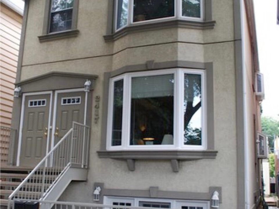 1st image of 2417 N Greenview Ave APT 1