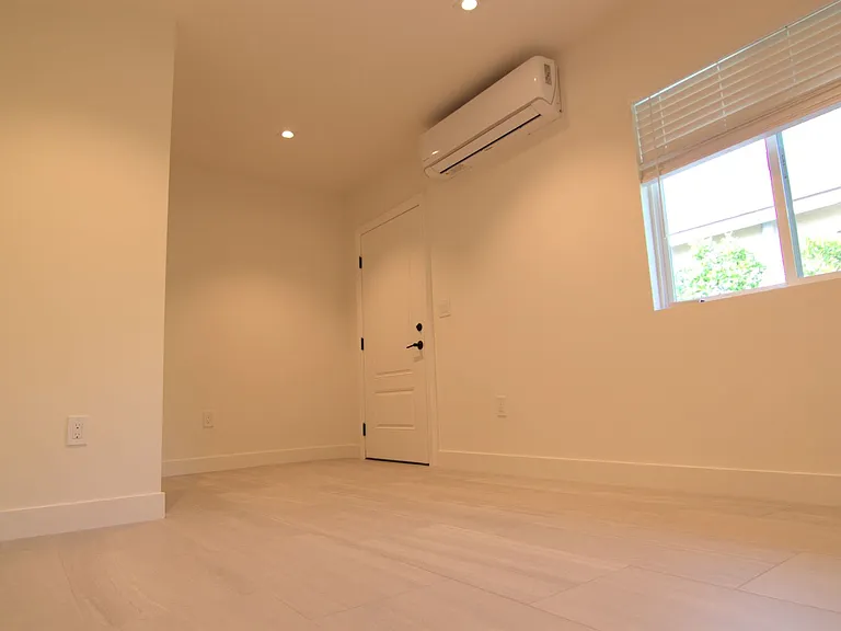 216 Harding Ave — Photo 4