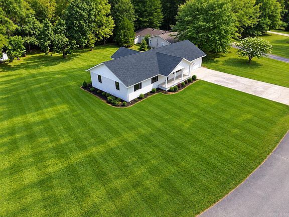 2nd image of 1017 Homecrest Dr