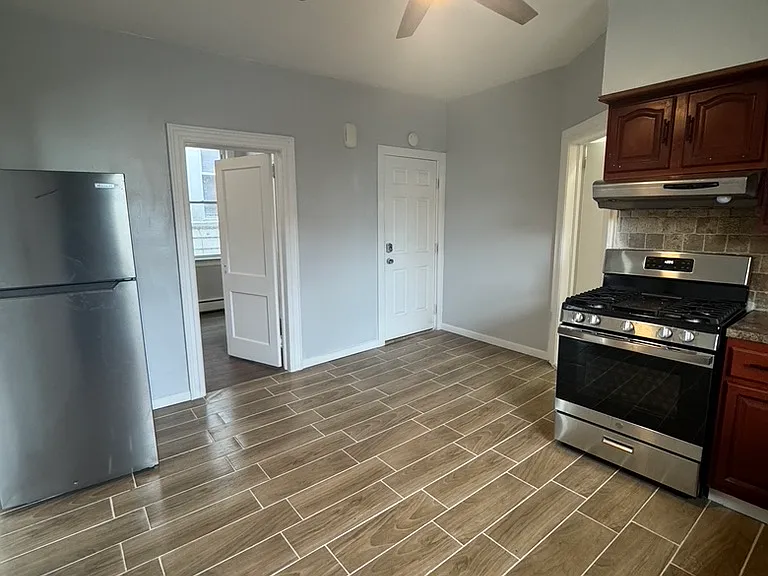 53 Humphrey Ave #2 — Photo 5