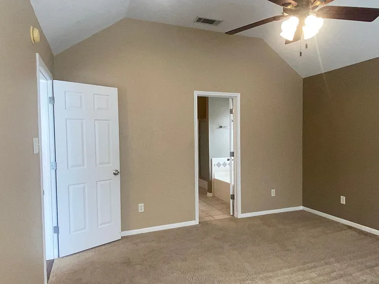921 Westway Dr — Photo 10