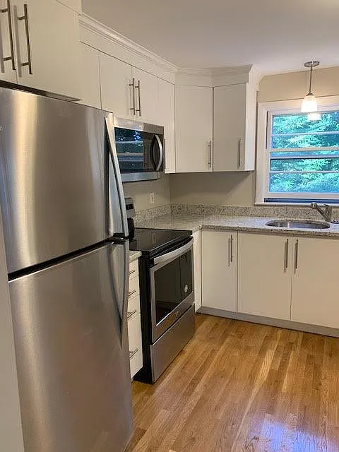 3 bed, 1250 sqft, $2,975 — Photo 2