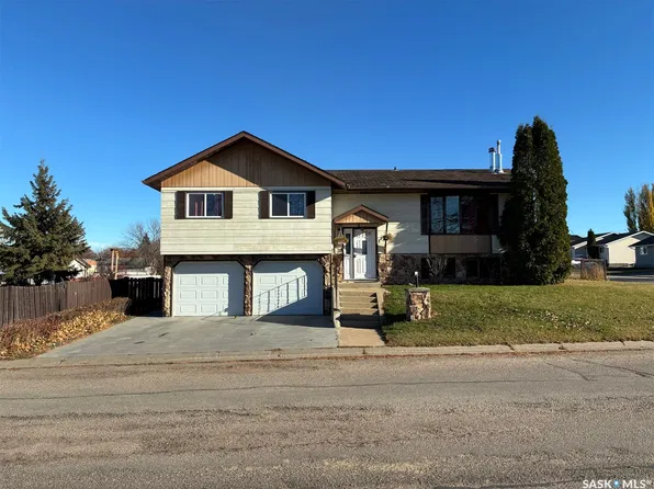 1 Marion Crescent, Meadow Lake, SK S9X 1B7